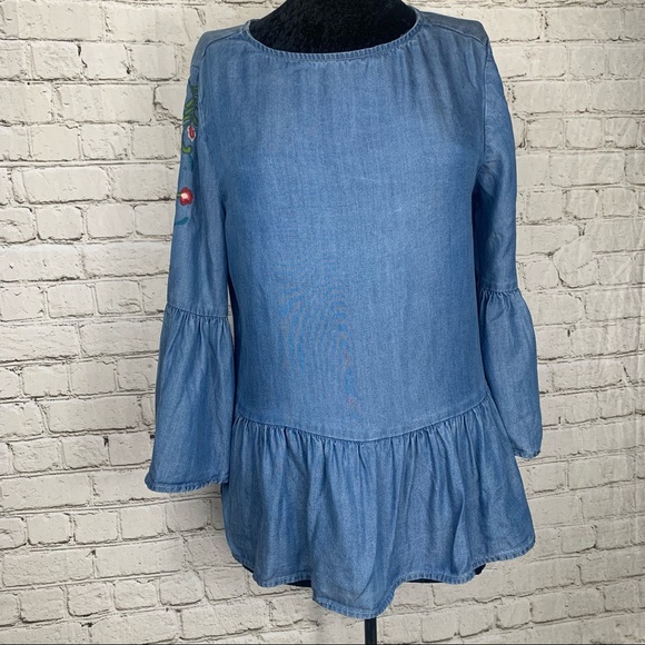 Beach Lunch Lounge Collection with Floral Design Embroidered on Bell Sleeves - Picture 2 of 7